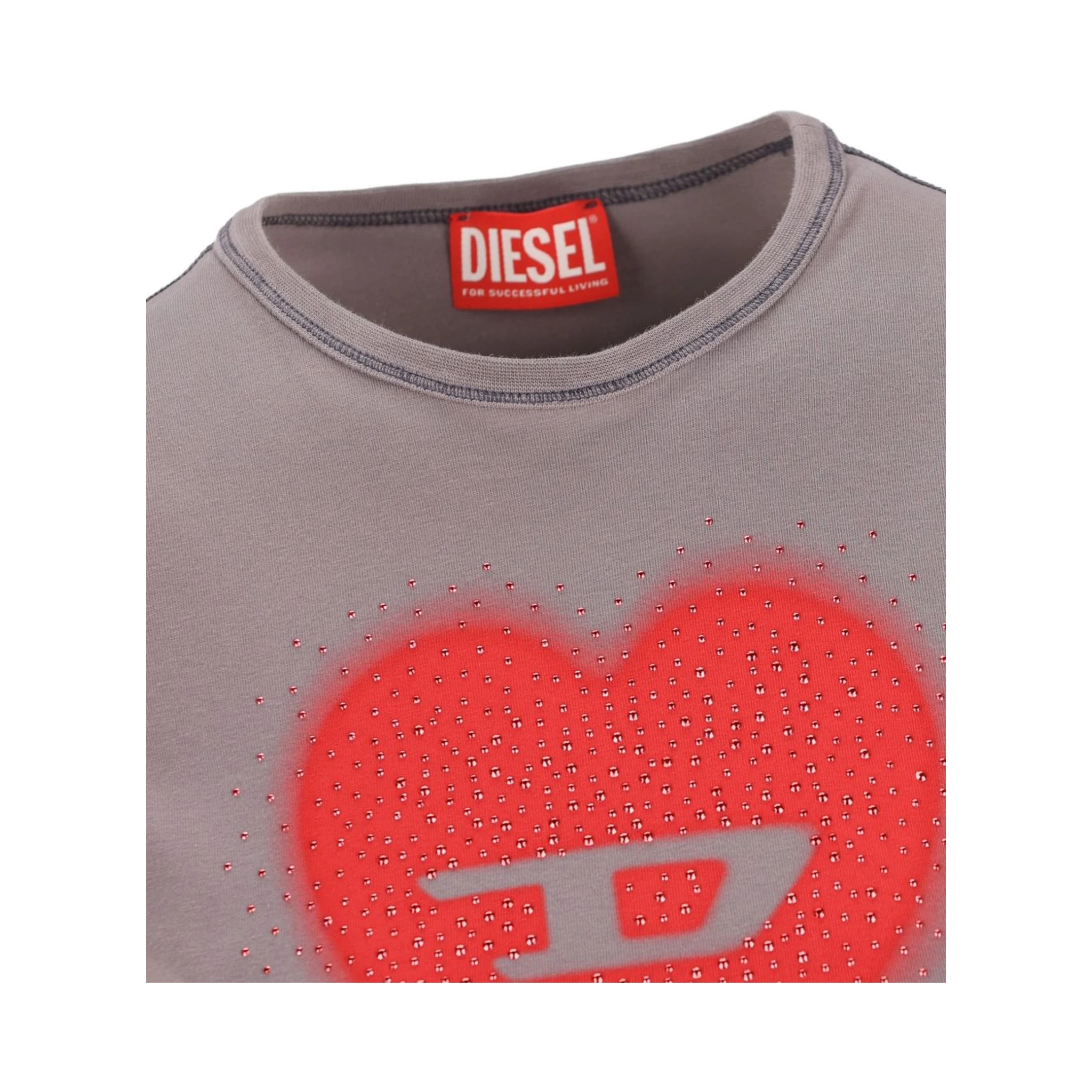 تيشيرتات وبولو من ديزل باللون البني