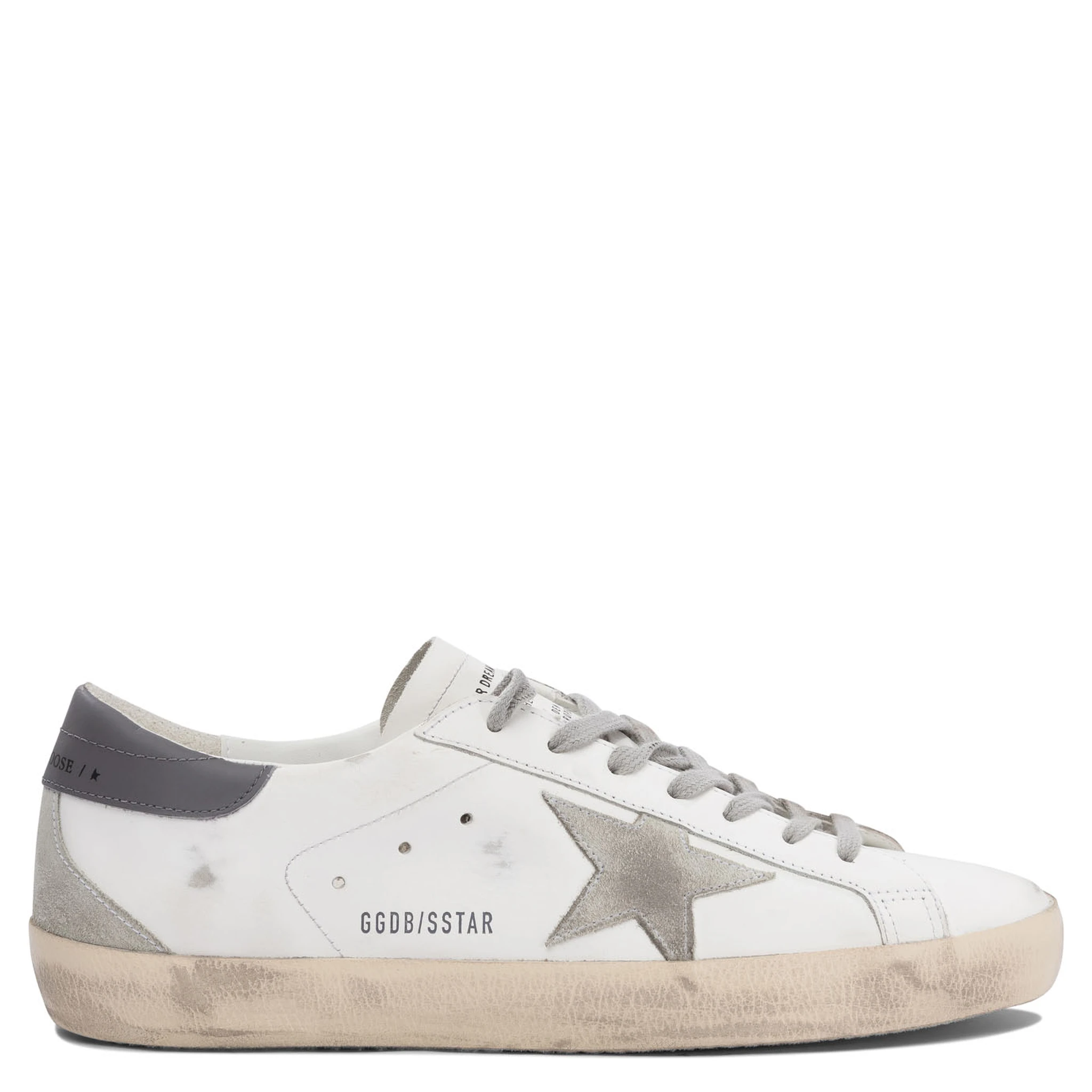 أحذية رياضية "سوبر ستار"