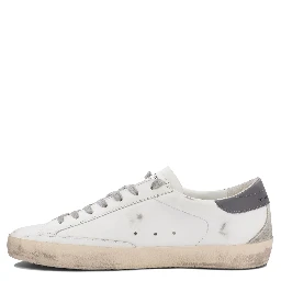 أحذية رياضية "سوبر ستار"