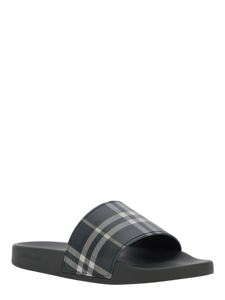 Dark Green Sandals with Check Motif on the Front in Rubber Man alternative