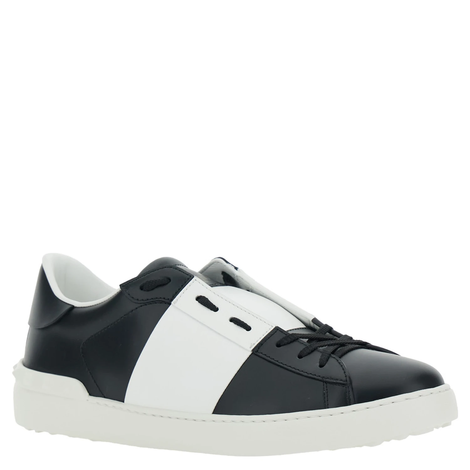 White and Black Low Top Sneakers with Logo Patch on the Tongue in Leather Man