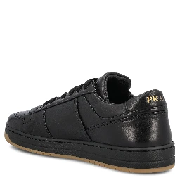 حذاء رياضي أسود من برادا