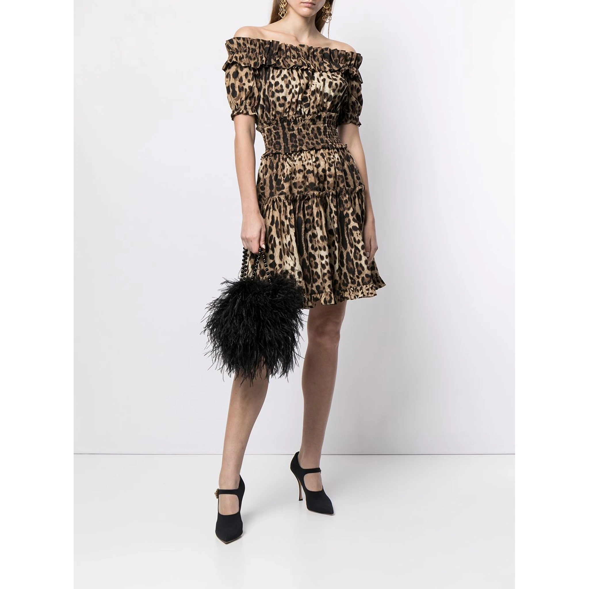 فساتين دولتشي آند غابانا بنية اللون