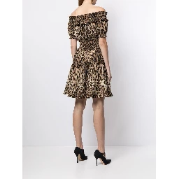 فساتين دولتشي آند غابانا بنية اللون