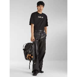 تيشيرتات وبولو من فندي باللون الأسود