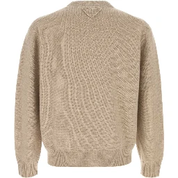 ياقة دائرية