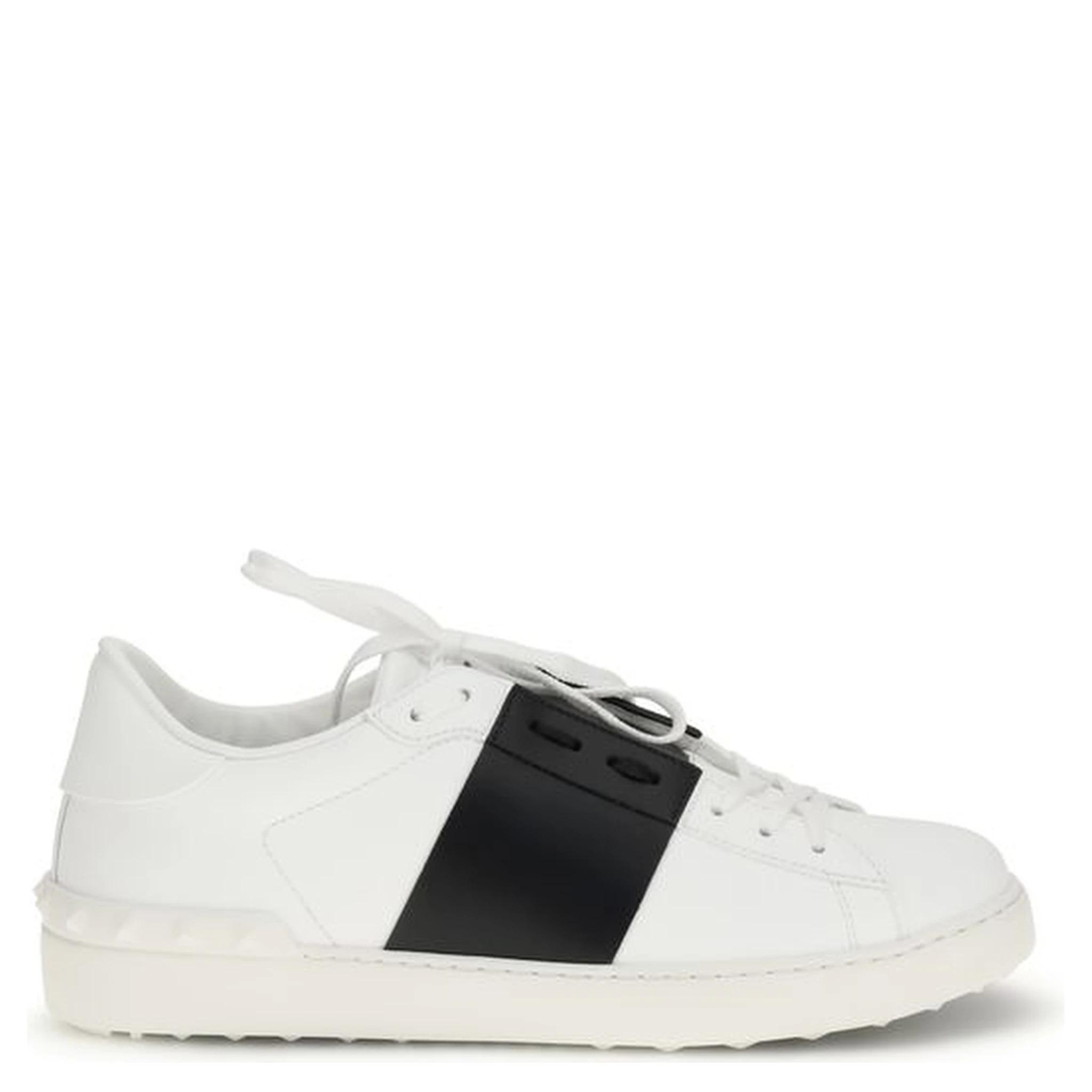 حذاء رياضي منخفض من جلد العجل الأبيض من بوس توروس