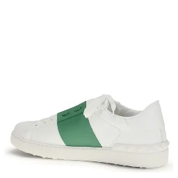 حذاء رياضي منخفض من جلد العجل الأبيض من بوس توروس