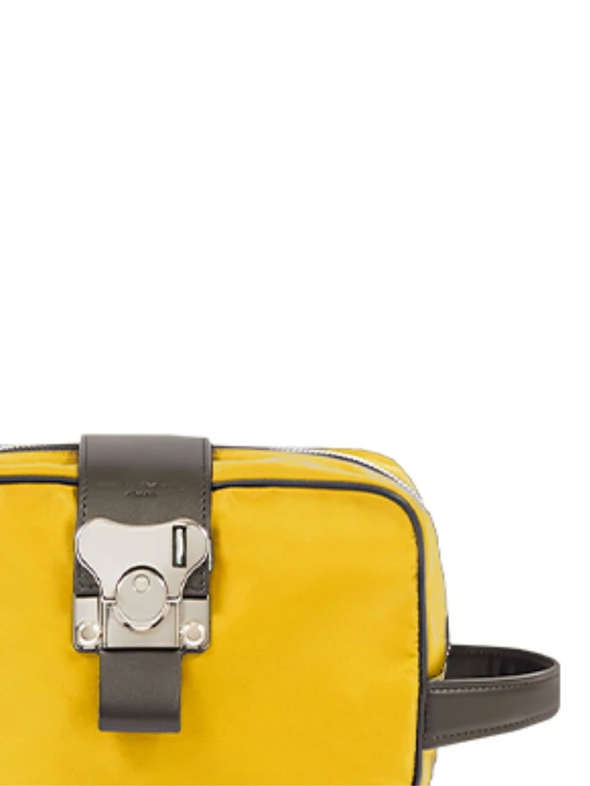 علبة غسيل على شكل فراشة