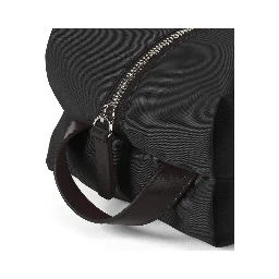 حقيبة تجميل مكعبة الشكل