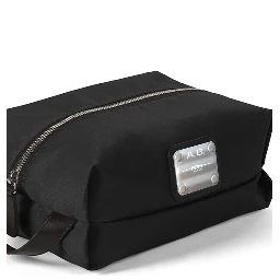 حقيبة تجميل مكعبة الشكل