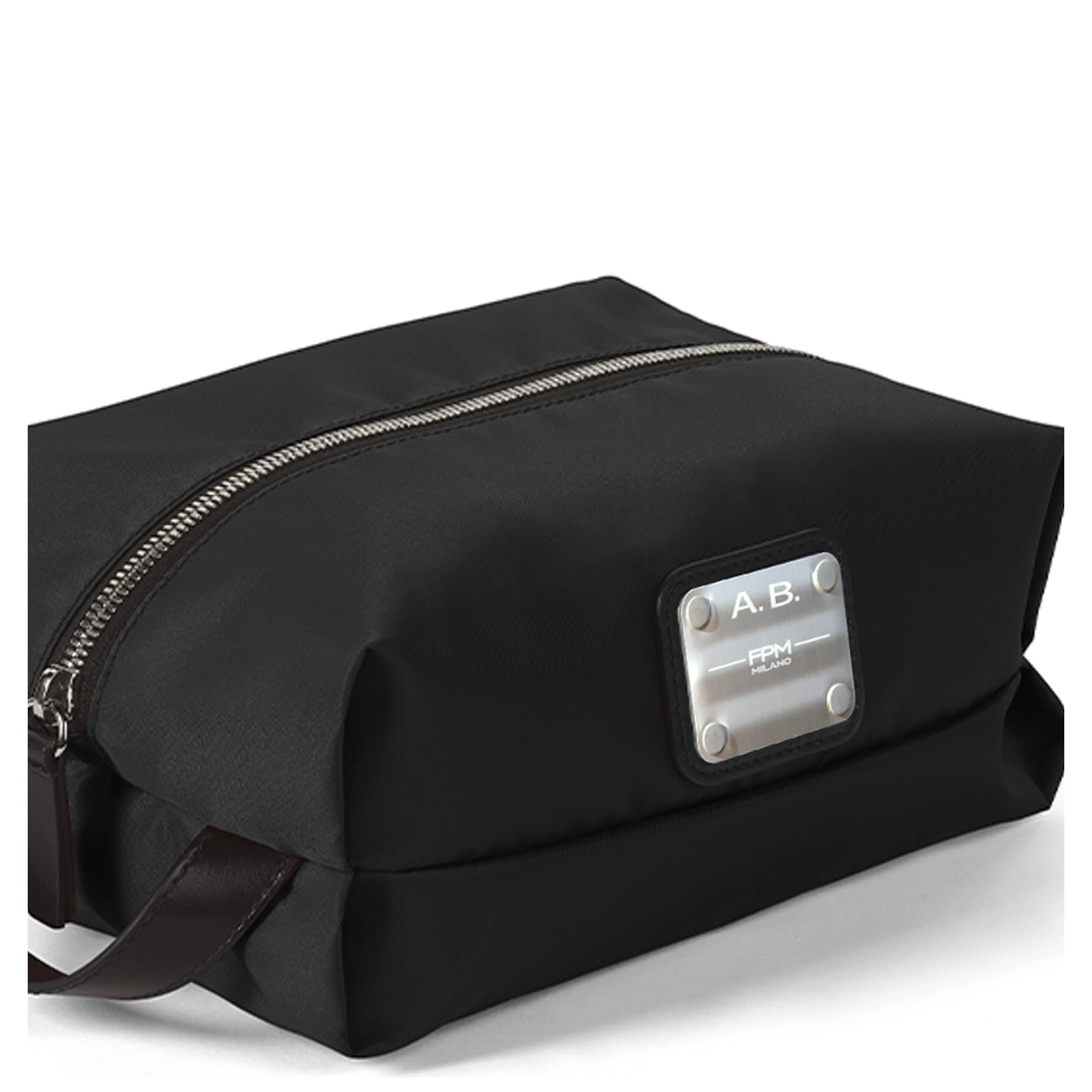 حقيبة تجميل مكعبة الشكل