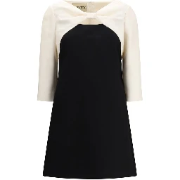 فستان كوكتيل من الصوف الأسود