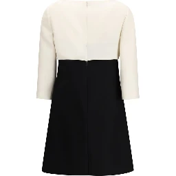 فستان كوكتيل من الصوف الأسود