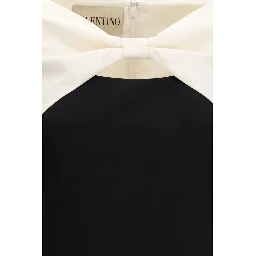 فستان كوكتيل من الصوف الأسود