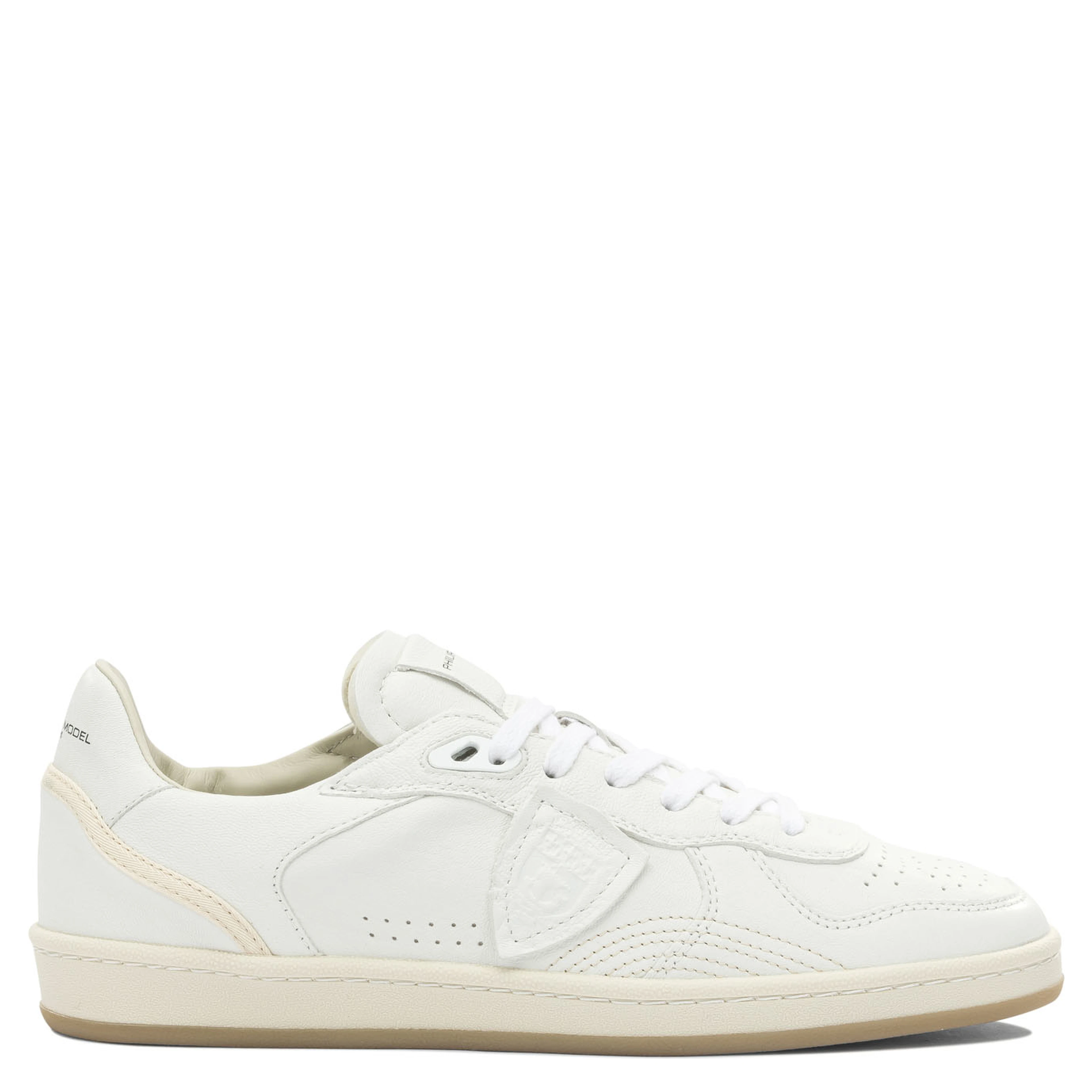 Sneakers & Slip-On