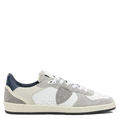 Sneakers & Slip-On
