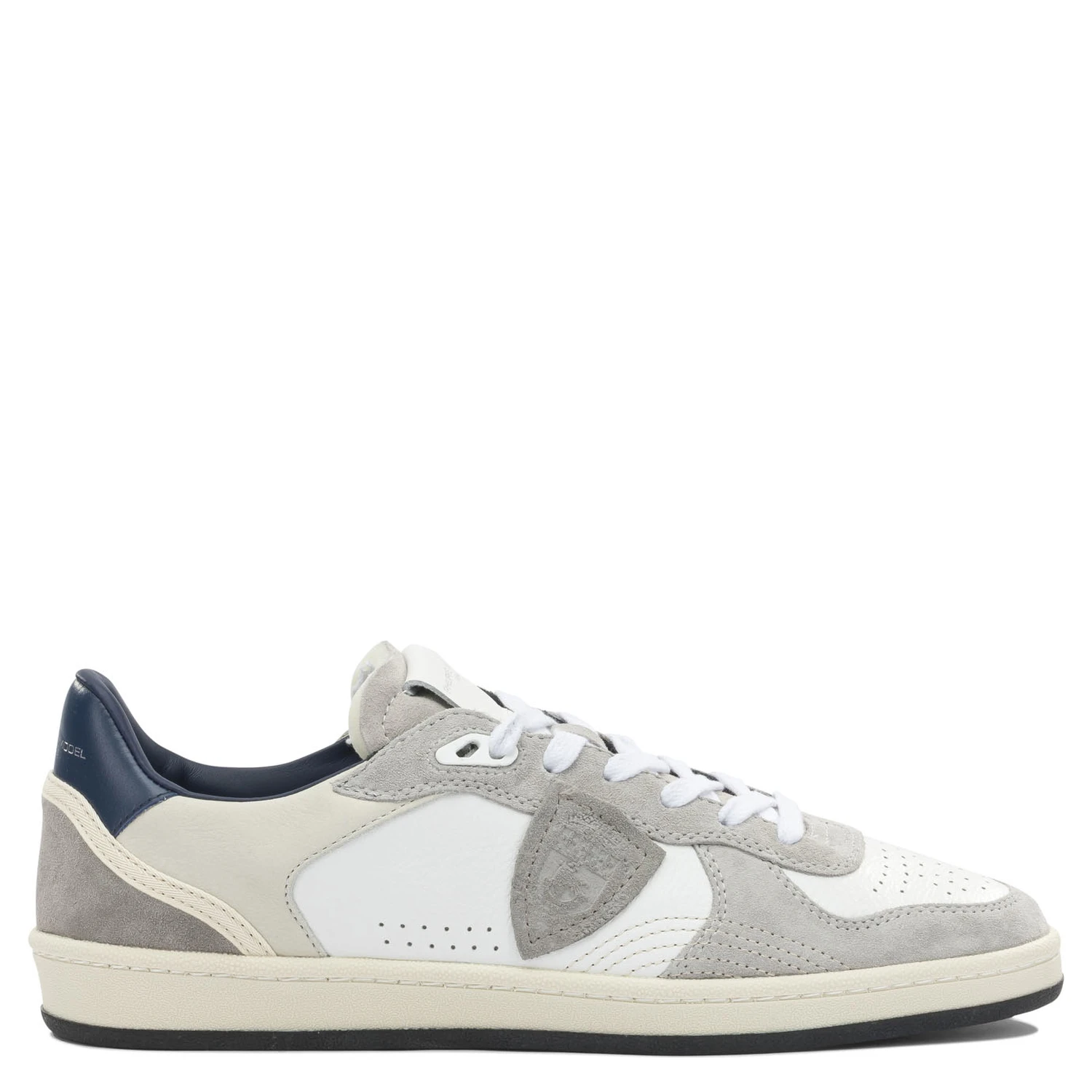 Sneakers & Slip-On