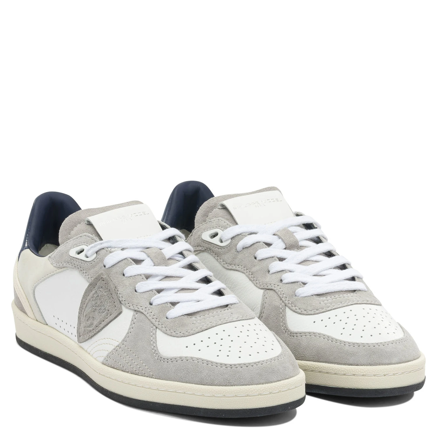 Sneakers & Slip-On