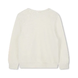 كنزة رياضية بشعار