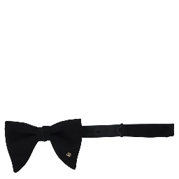 Black Bowtie with GG Plaque on the Front in Silk Man