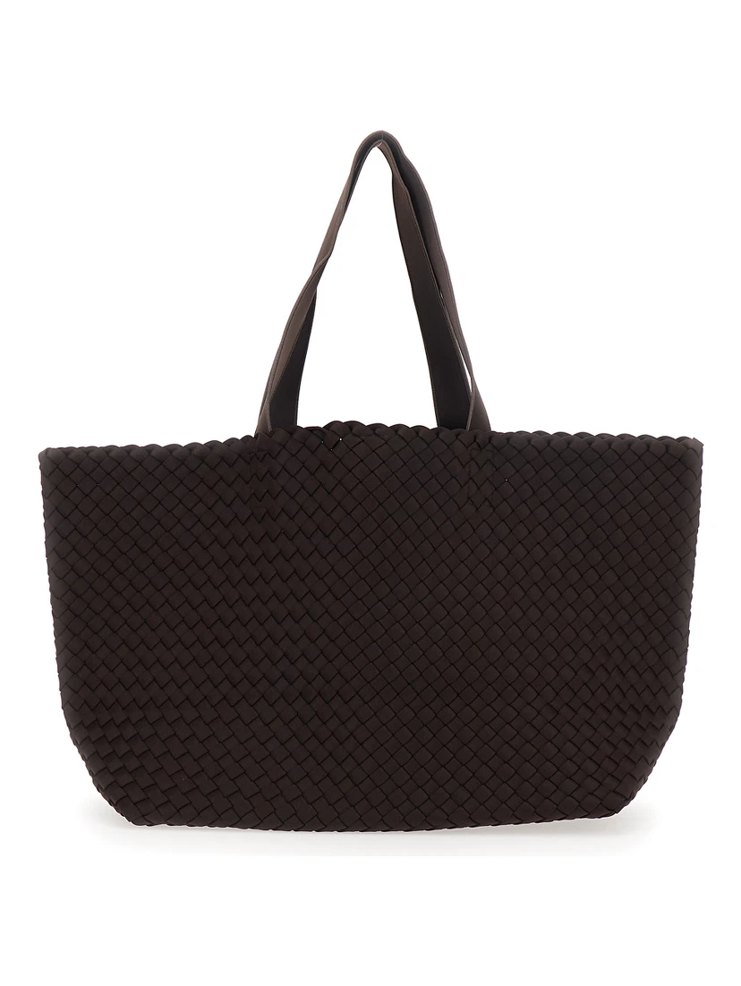 مثل حقيبة كبيرة