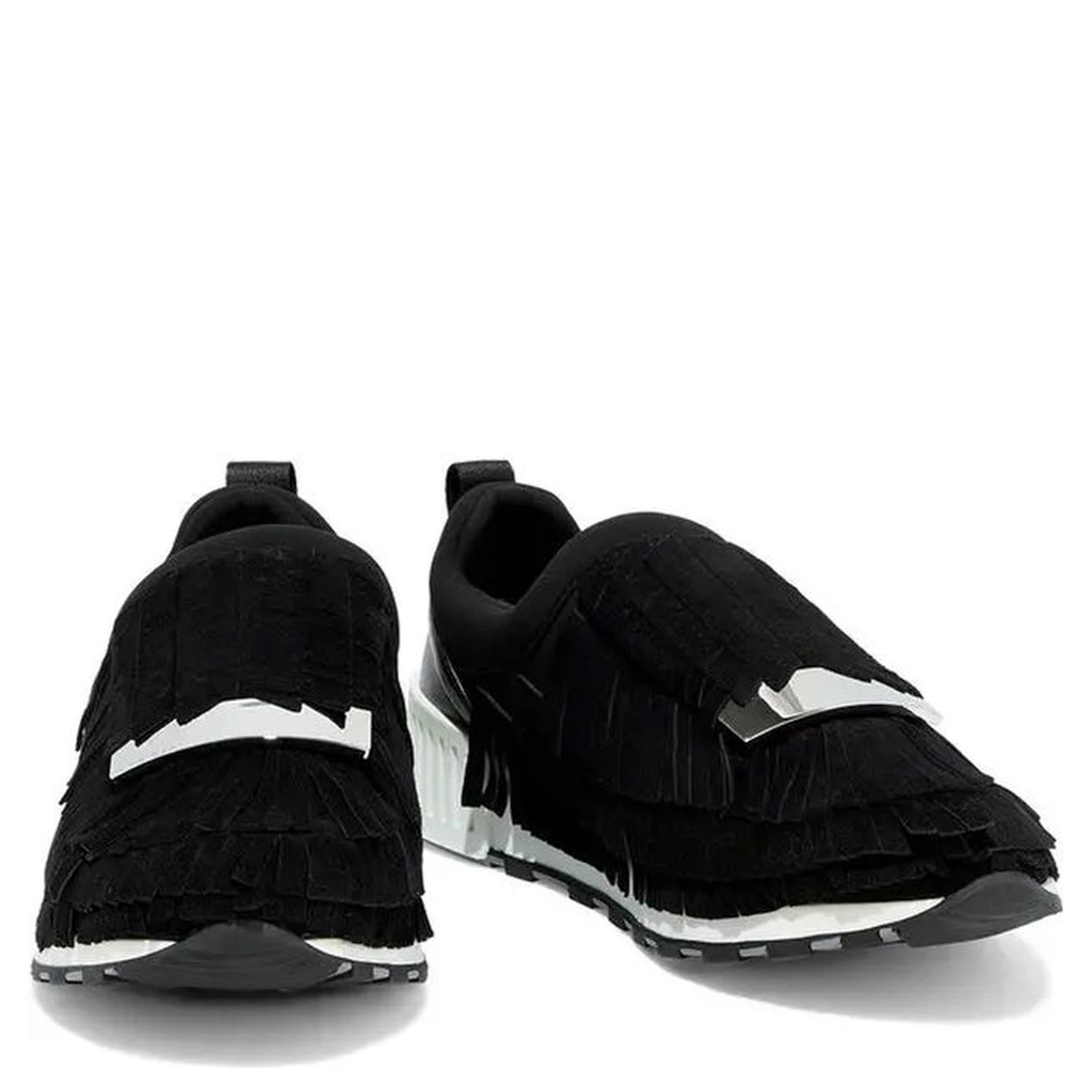 حذاء رياضي أسود من القماش