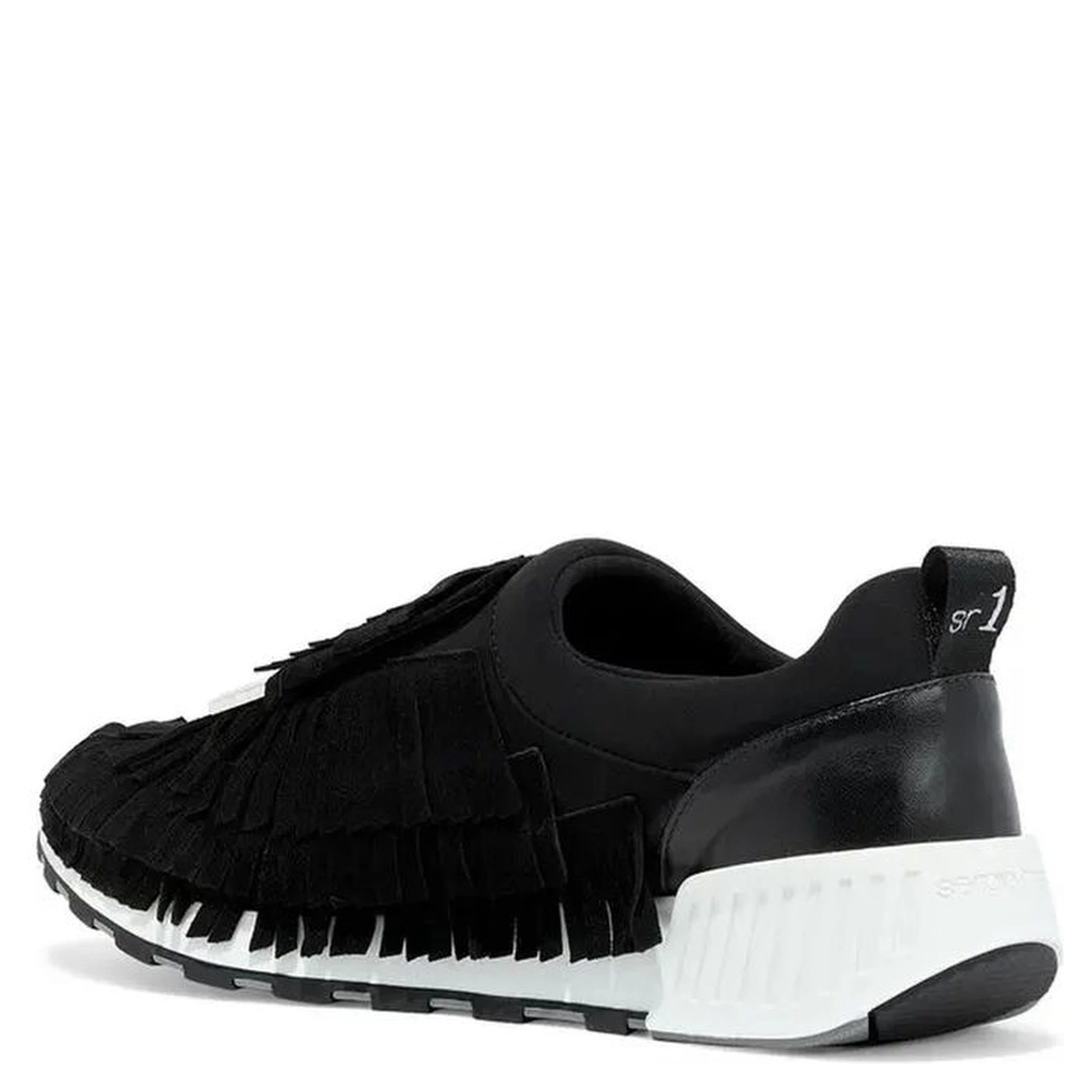 حذاء رياضي أسود من القماش