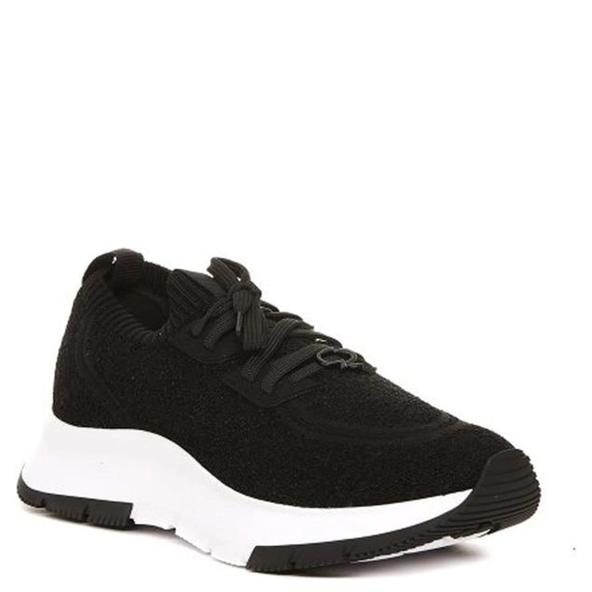 حذاء رياضي أسود من القماش