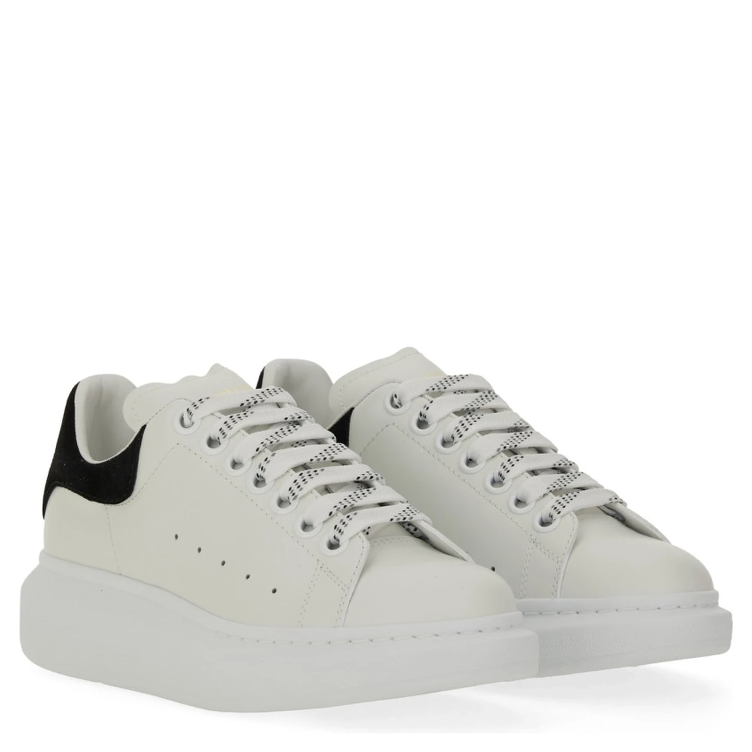 OVERSIZED SNEAKER