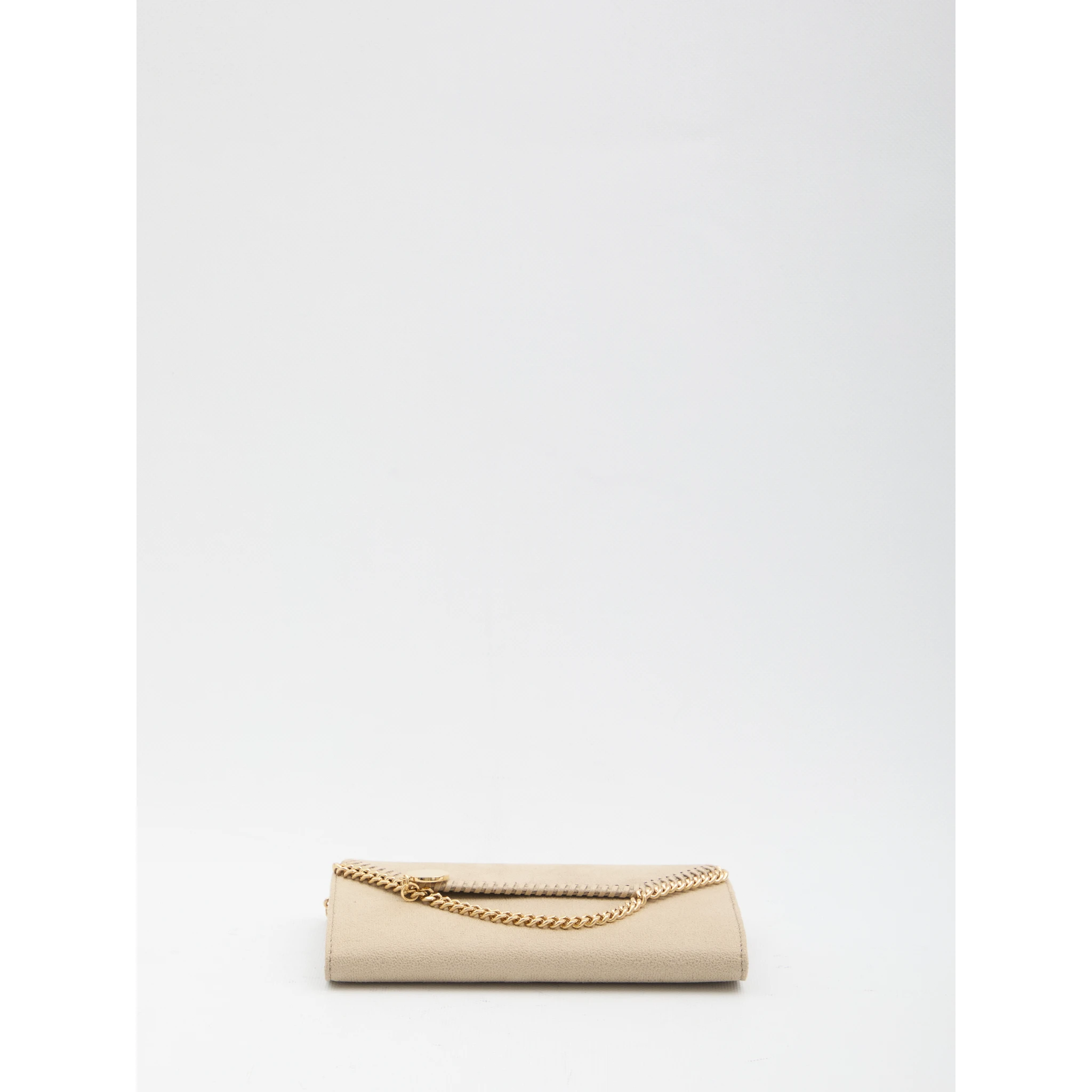 Falabella continental wallet on chain