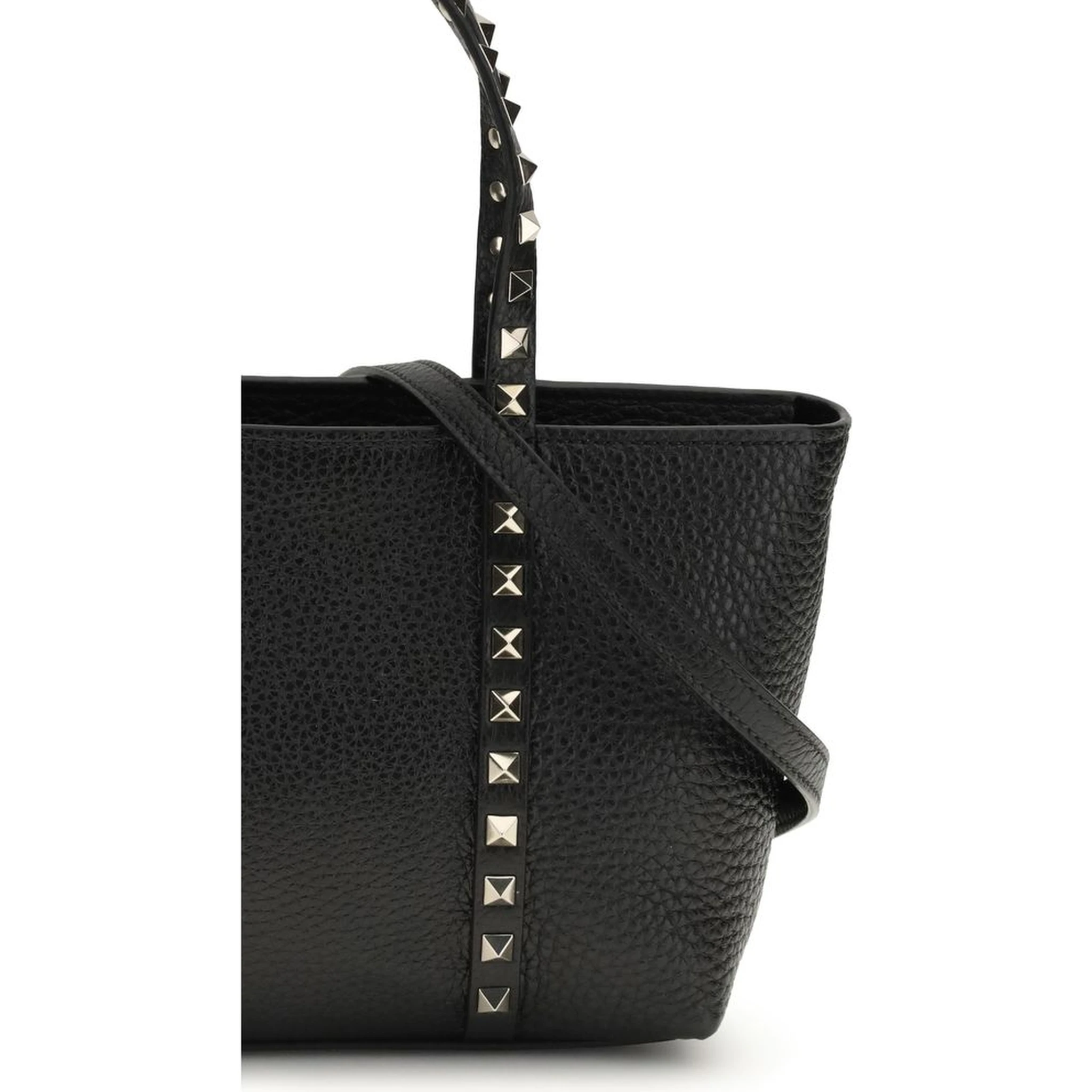 حقيبة كتف بوس توروس من جلد العجل الأسود