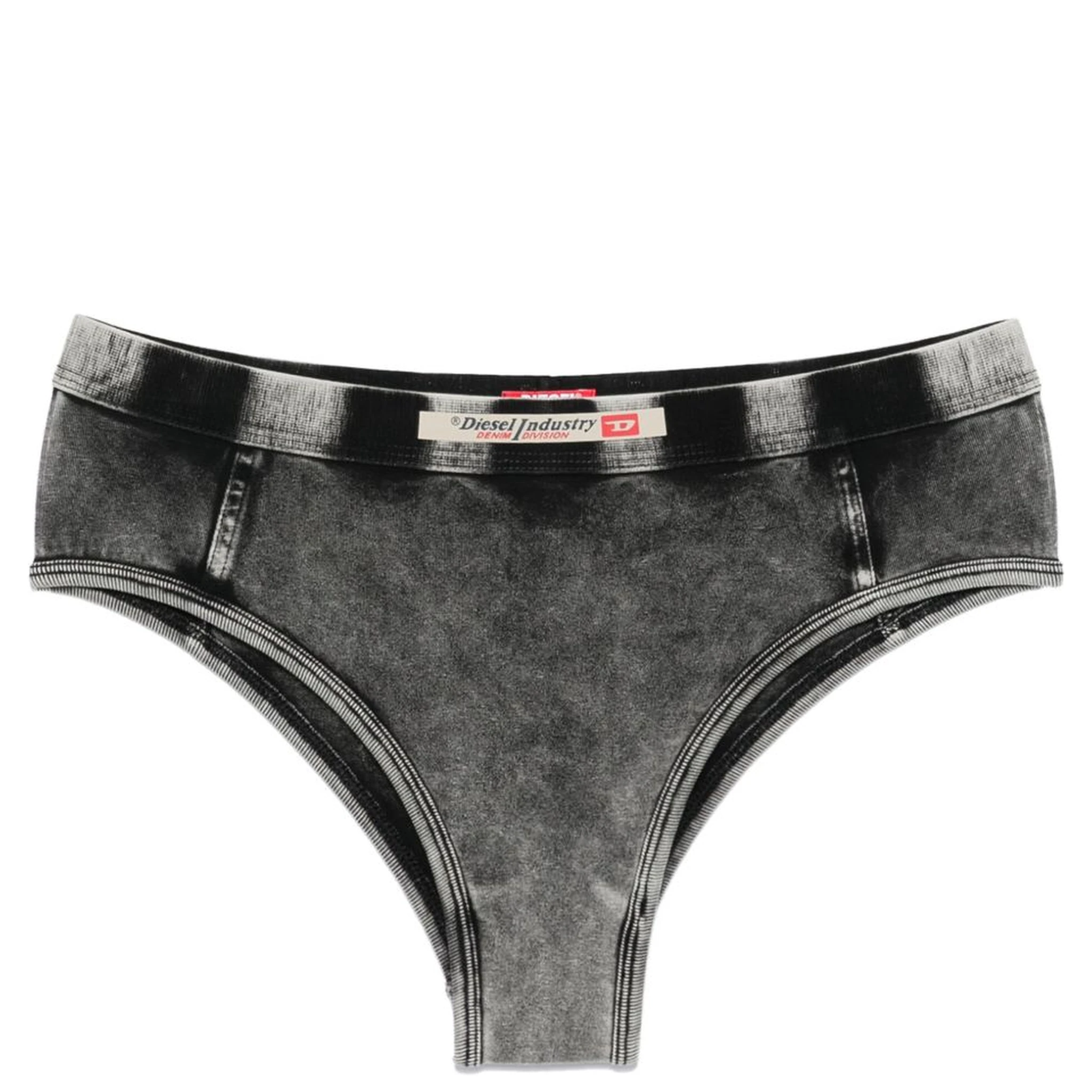 ملابس داخلية سوداء من ديزل