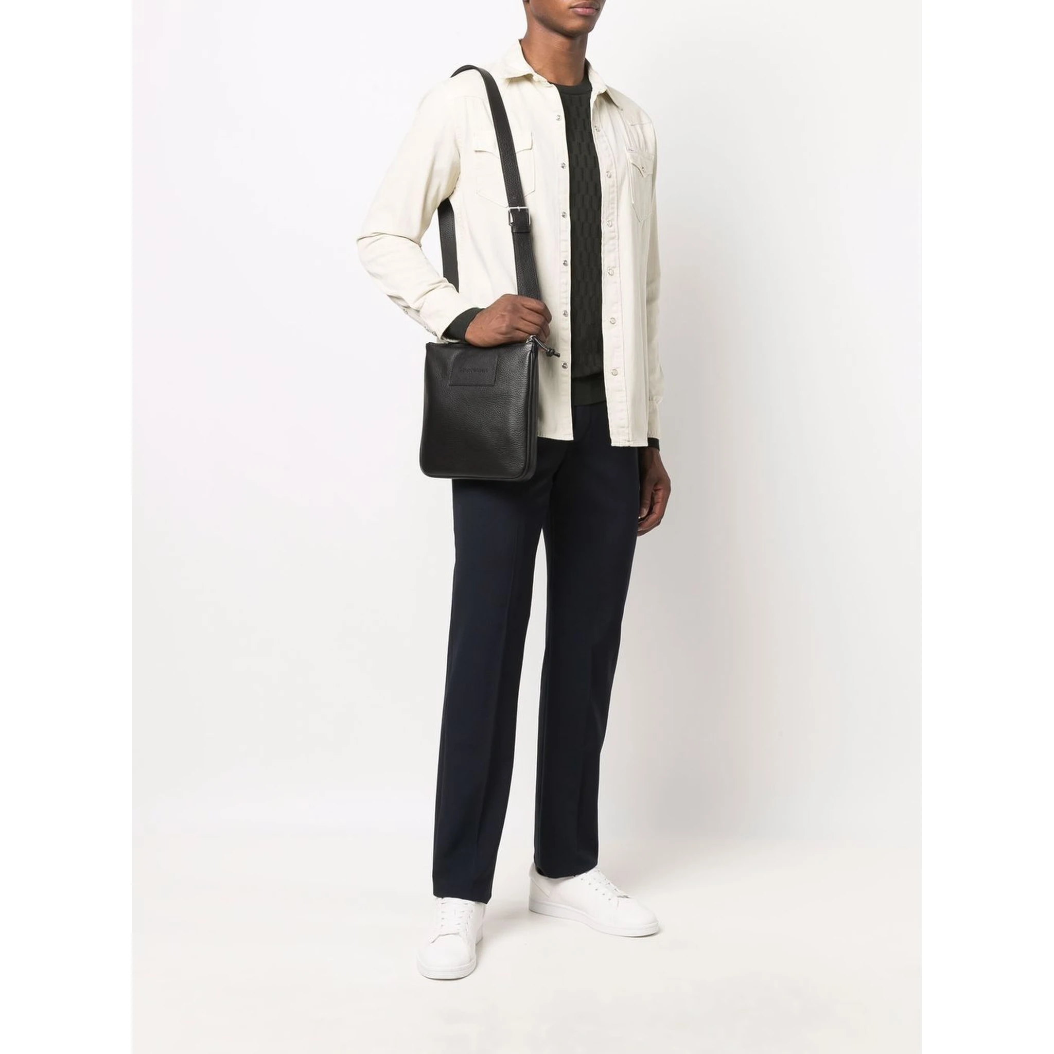 حقائب إمبوريو أرماني.. أسود