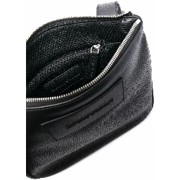 حقائب إمبوريو أرماني.. أسود