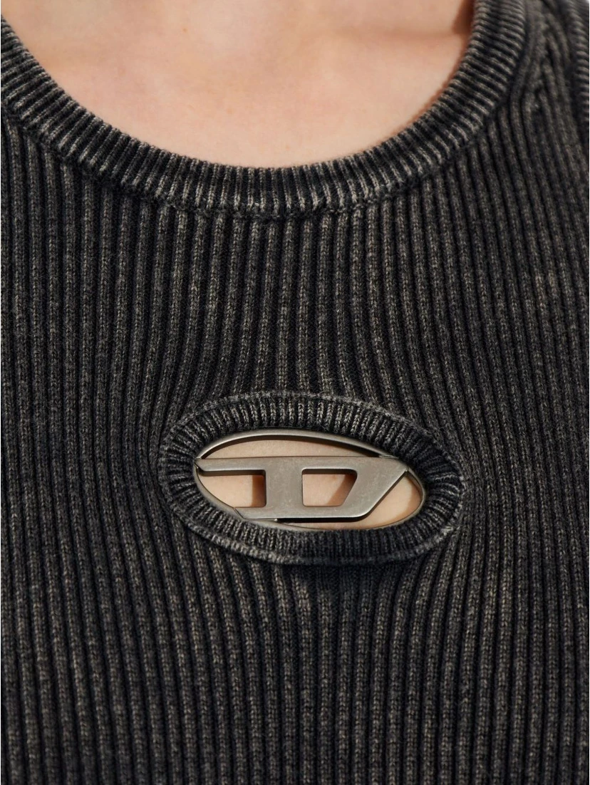 فساتين ديزل سوداء