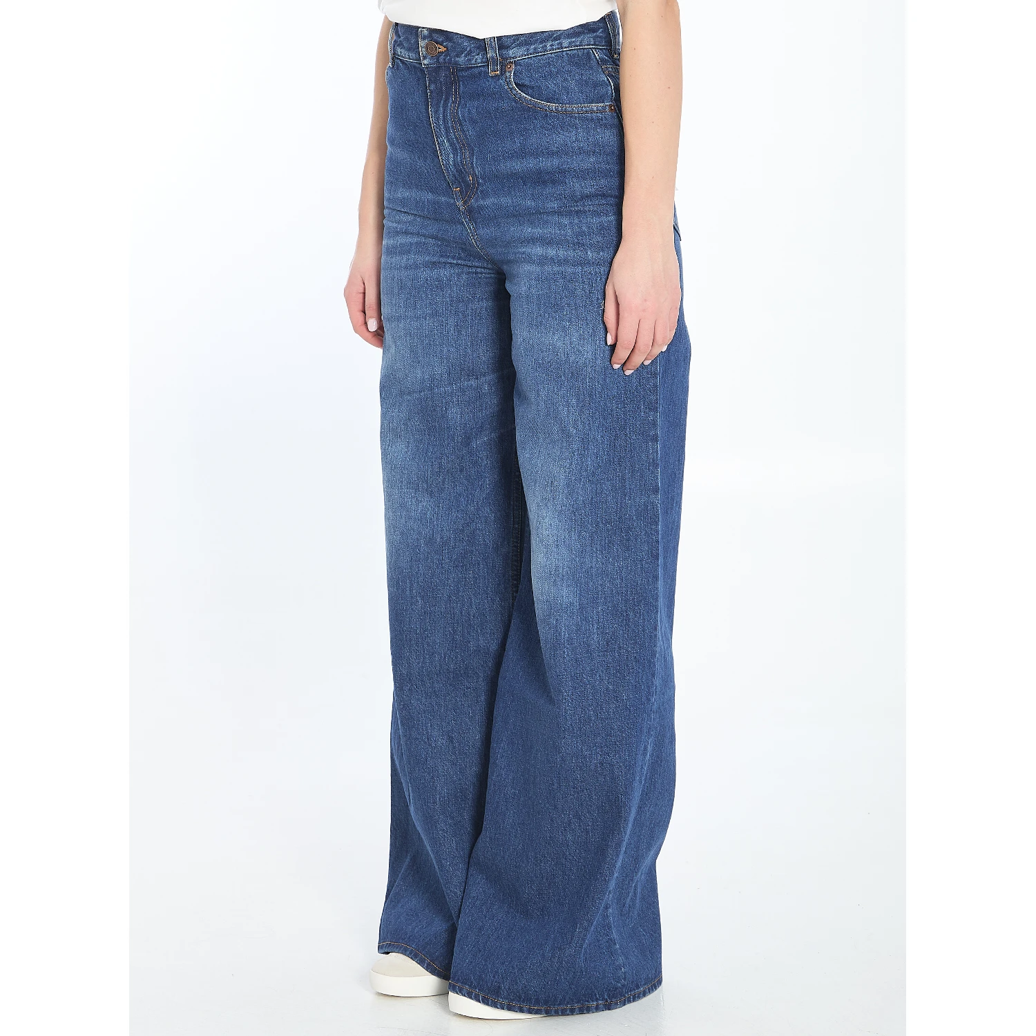 Wide-leg denim jeans