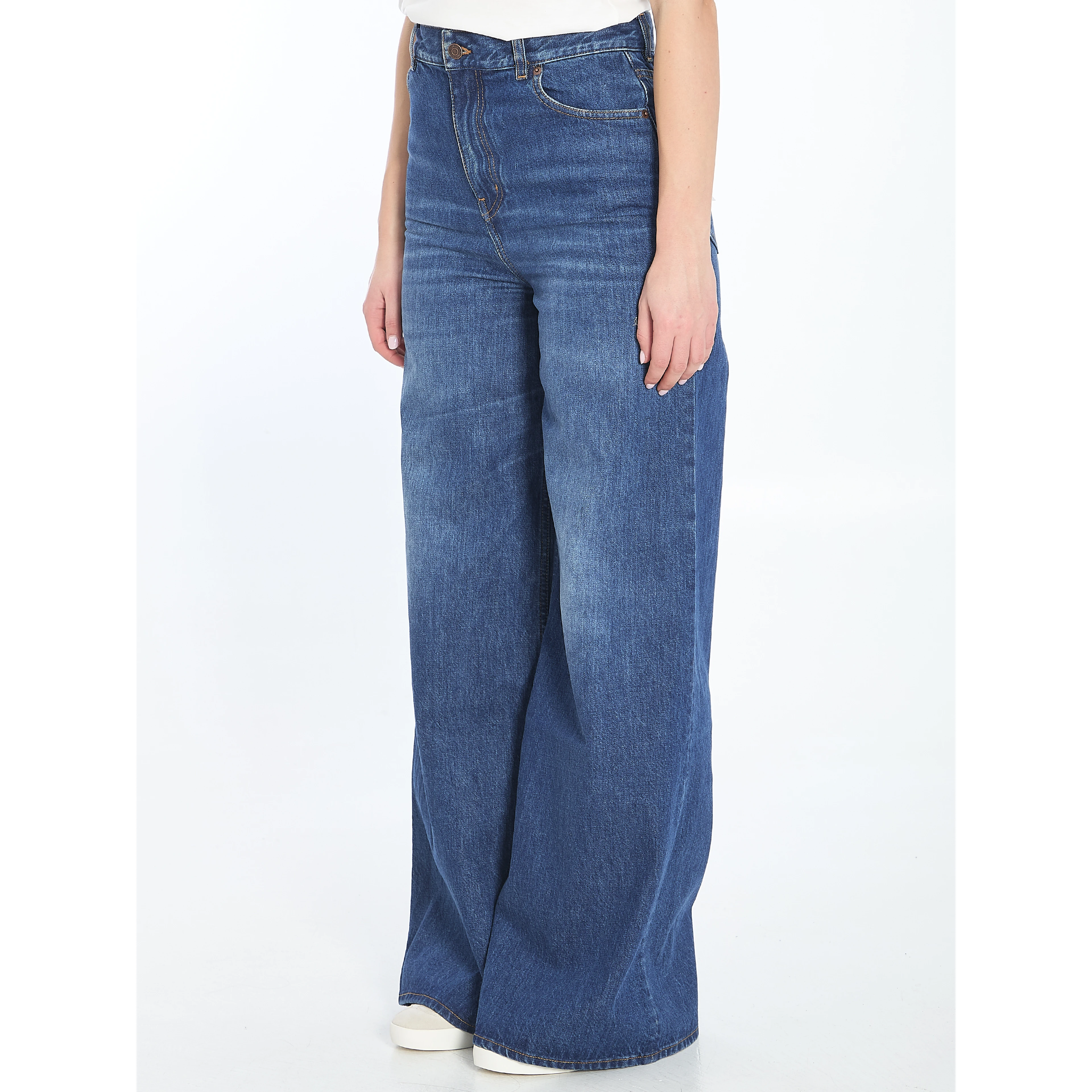 Wide-leg denim jeans