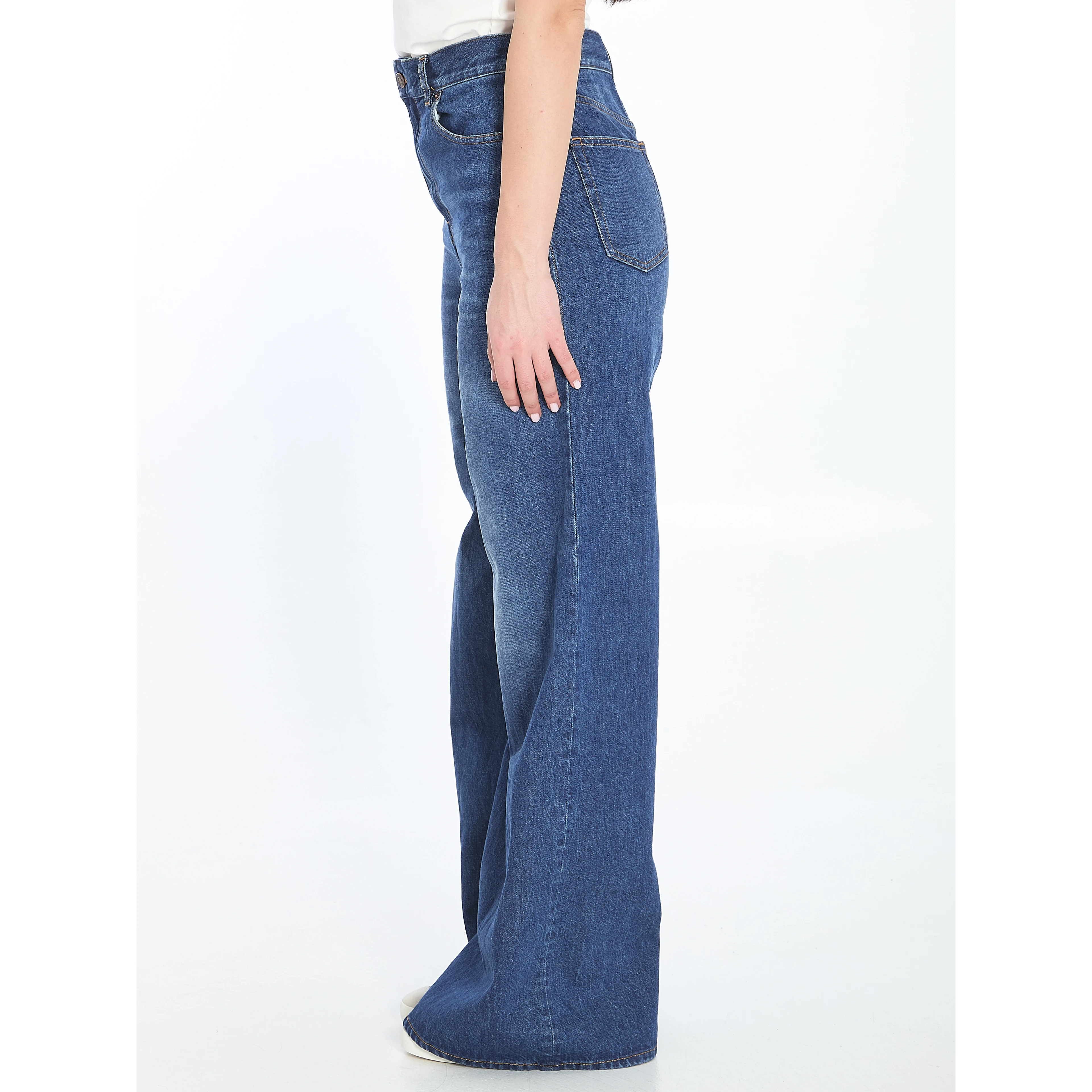 Wide-leg denim jeans