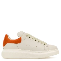 حذاء رياضي من المطاط