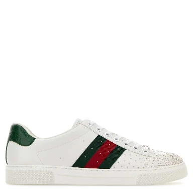 LEATHER UPPER AND RUBBER SOLE SNEAKER