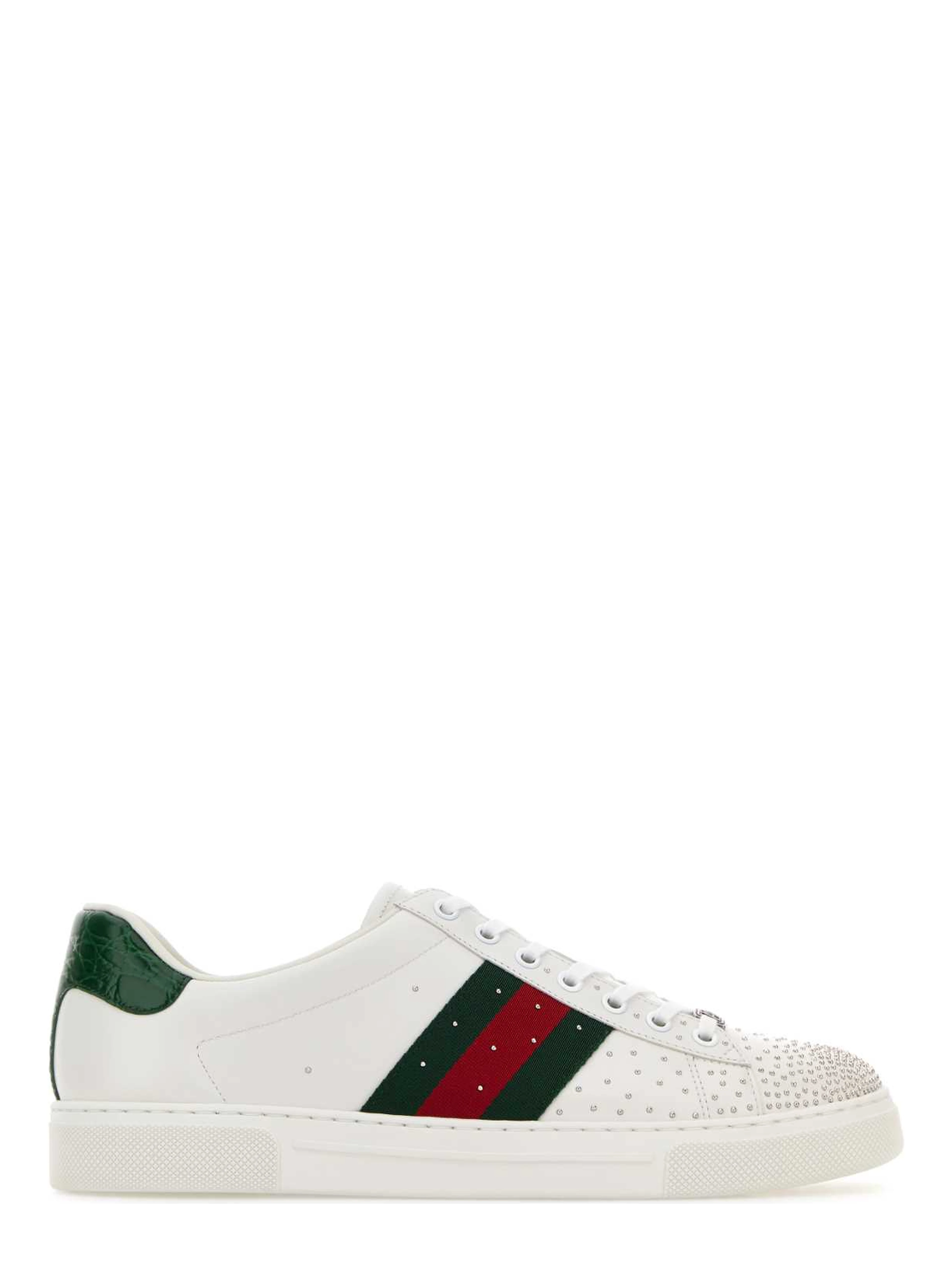 LEATHER UPPER AND RUBBER SOLE SNEAKER