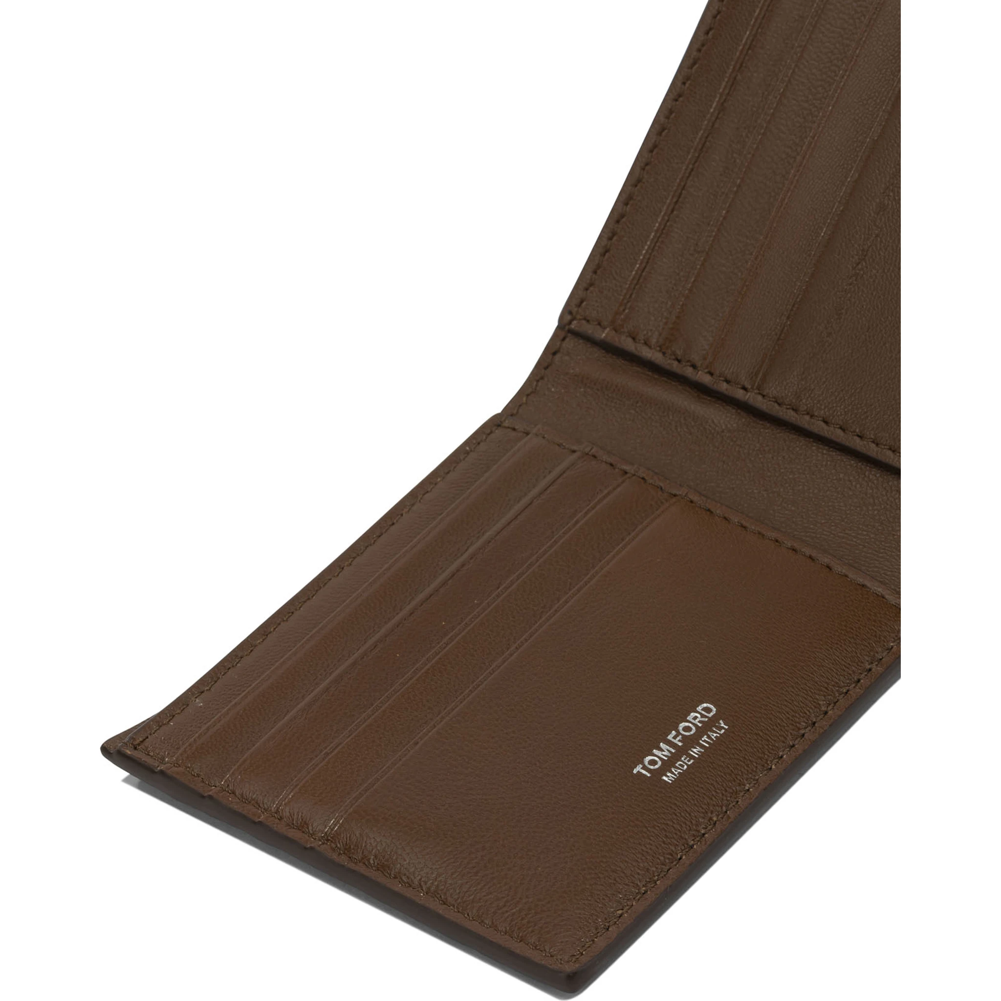 محفظة جلدية بنقشة جلد التمساح