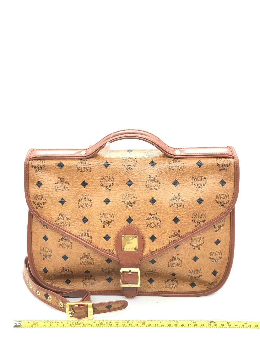 Vesutos Leather Messenger Bag