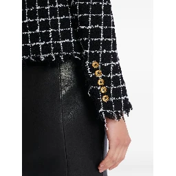 جاكيتات بالمان سوداء