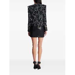 جاكيتات بالمان سوداء