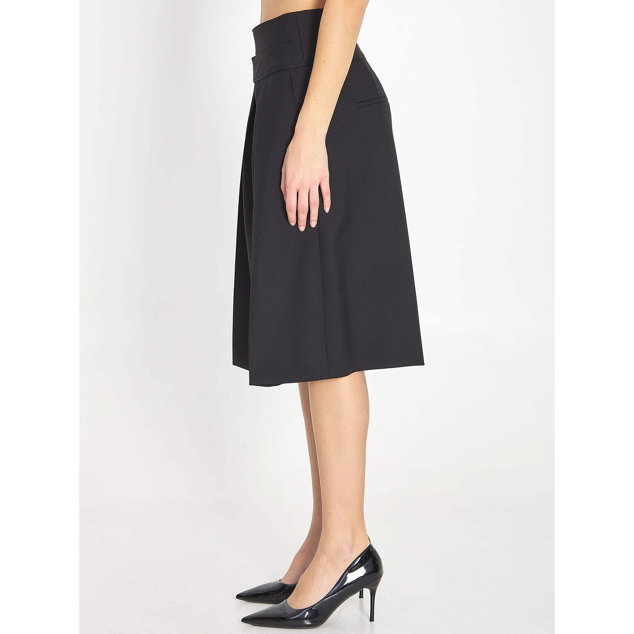 Bermuda shorts with double belt