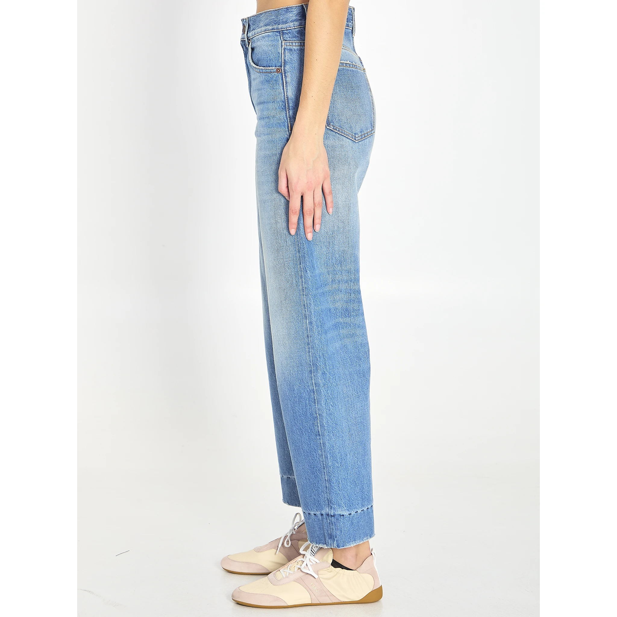 High-waisted shorts jeans