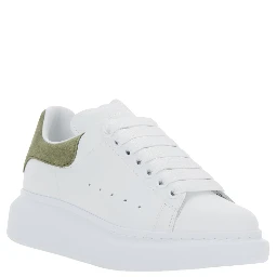 حذاء رياضي من المطاط