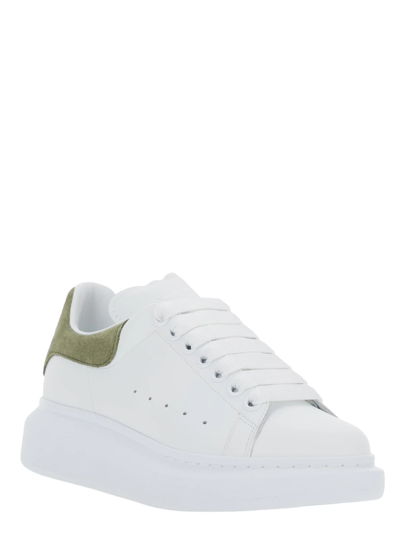 حذاء رياضي من المطاط